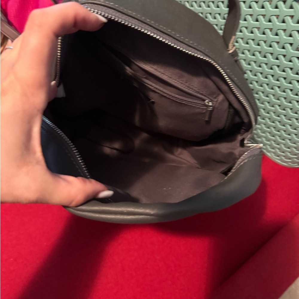 Mini back pack - Picture 3 of 3